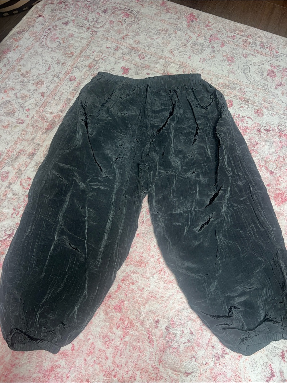 Kimchi Blue Gray Crinkle Balloon Pants